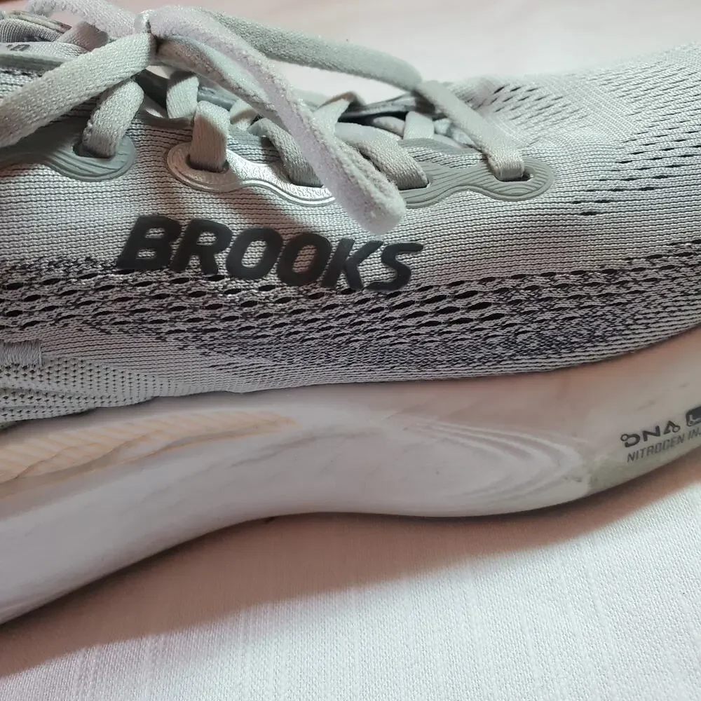 Brooks Adrenaline GTS 25 Womens Running Shoes Sz 11 Grey Coral Sneakers